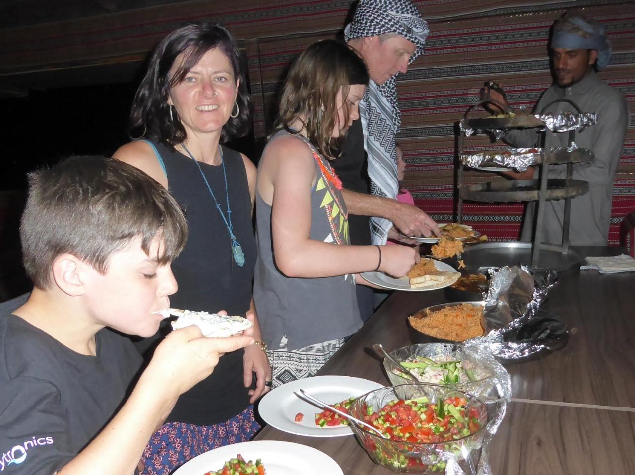 Real Bedouin Experience Tours & Camp Hotel Wadi Rum Exterior foto