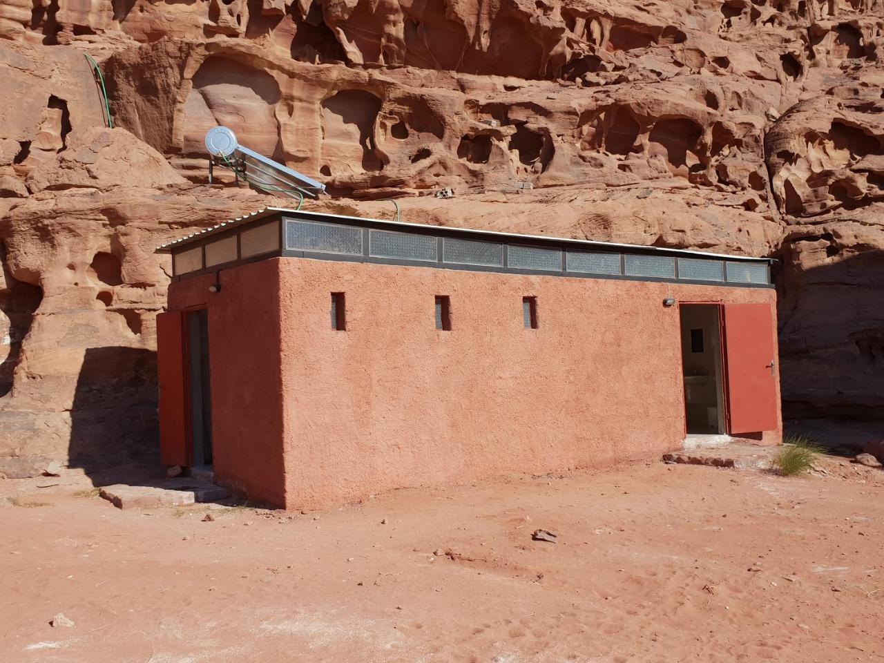Real Bedouin Experience Tours & Camp Hotel Wadi Rum Exterior foto