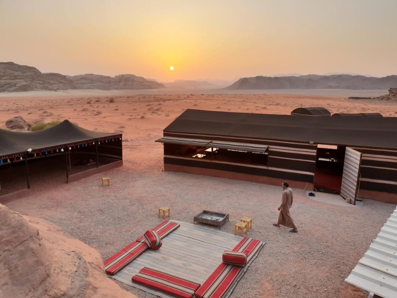 Real Bedouin Experience Tours & Camp Hotel Wadi Rum Exterior foto