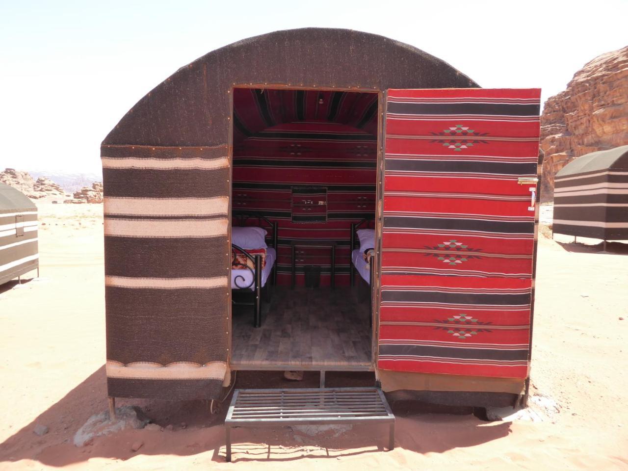 Real Bedouin Experience Tours & Camp Hotel Wadi Rum Exterior foto