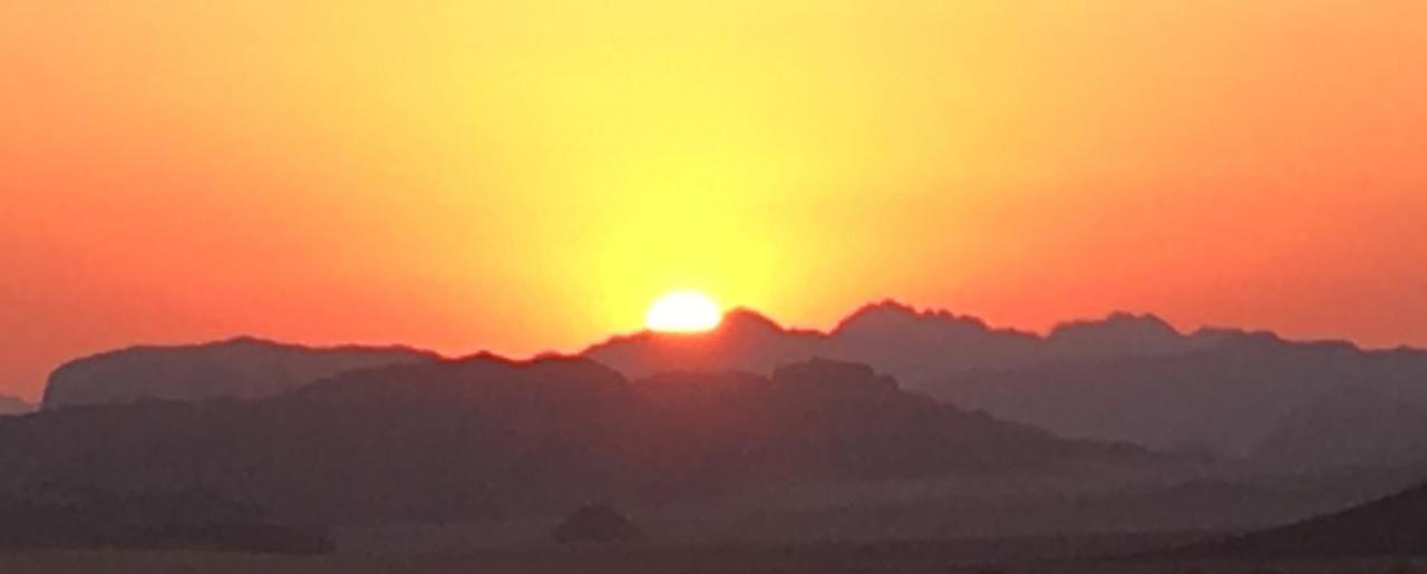 Real Bedouin Experience Tours & Camp Hotel Wadi Rum Exterior foto